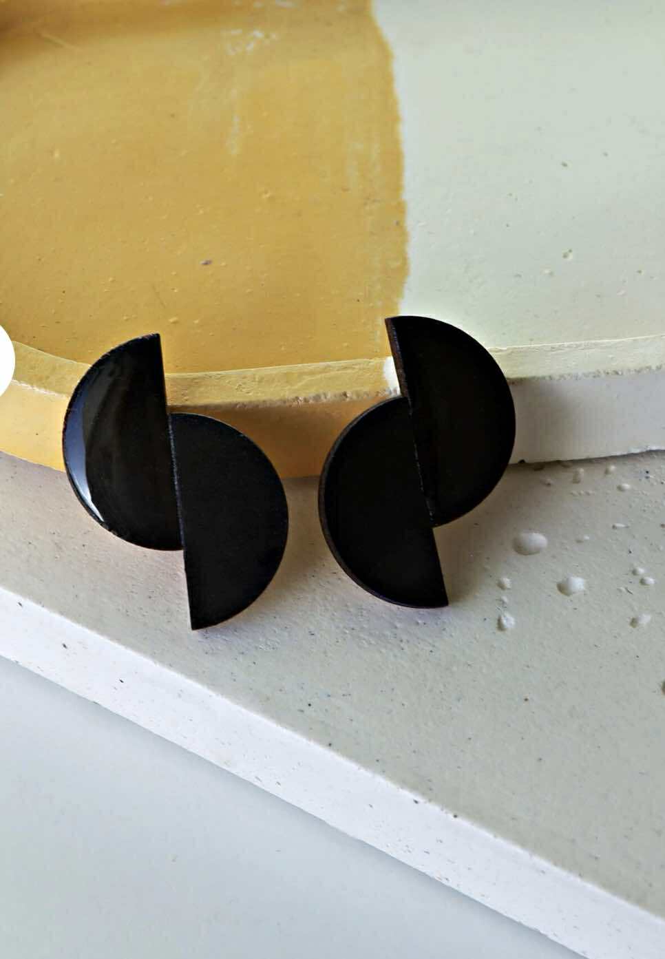 wooden half circle risen