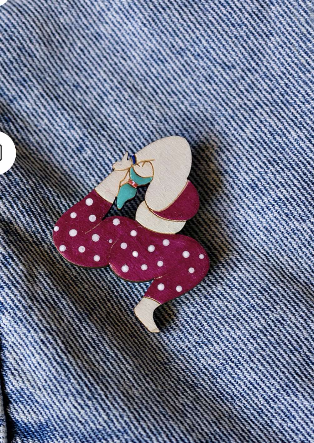 wooden pin - yoga funky girl